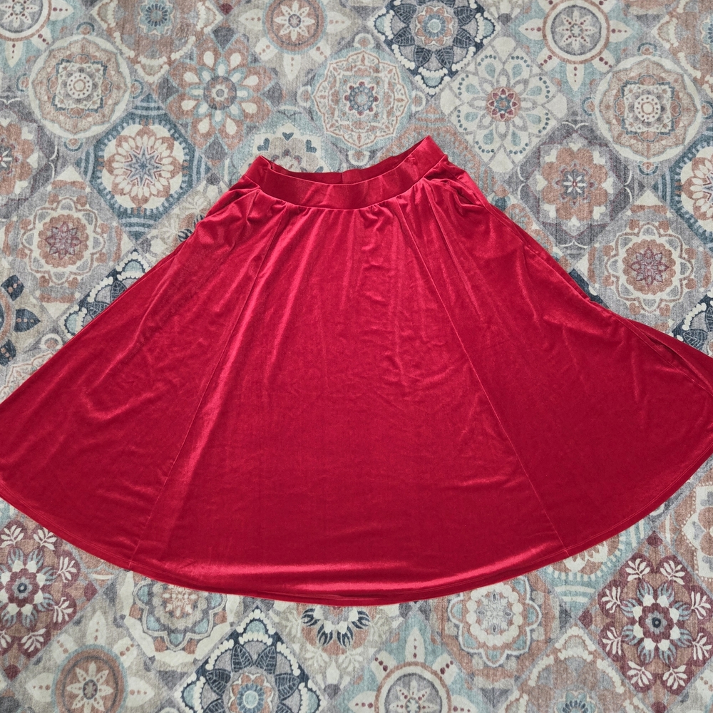 Torrid Circle Skirt Bold Cherry Red Velvet 2X - Picture 4 of 5